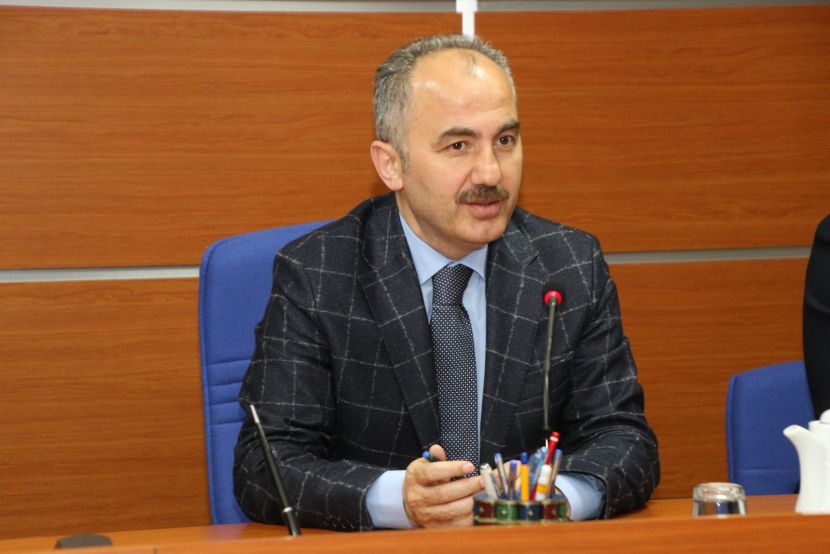 BAŞKAN RAHMİ METİN “BAŞ TACIMIZ OLAN YAŞLILARIMIZIN YANINDAYIZ” DEDİ…