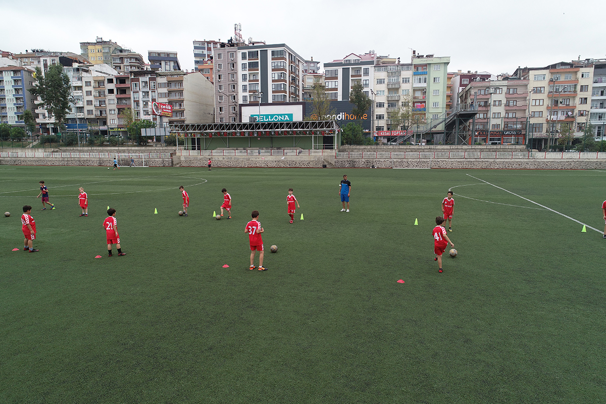 AKÇAABAT BELEDİYESİ TARAFINDAN 10 FARKLI BRANŞTA AÇILAN SPOR KURSLARI DEVAM EDİYOR