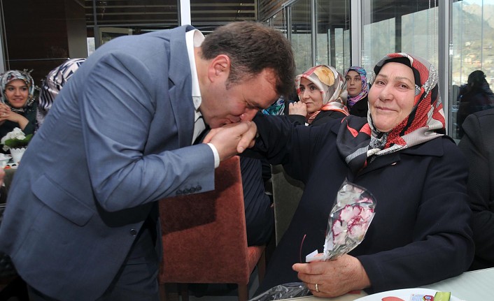 Başkan Çimen’in Anne Acısı…