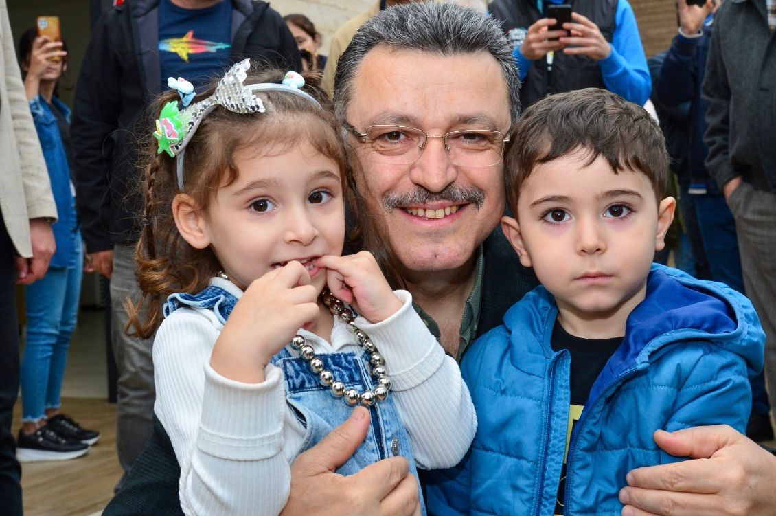 BAŞKAN GENÇ’TEN 23 NİSAN MESAJI